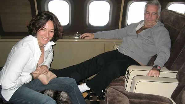 Jean-Luc Brunel et Jeffrey Epstein dans un jet privé.