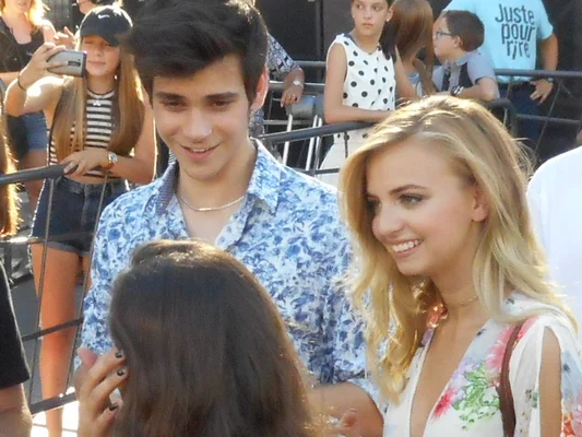 Juste pour ados, nouvel événement du festival Juste pour rire, place des Festivals, Montréal À droite : Vénutia-Ludivine Reding