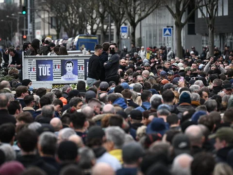 Importante foule réunie lors de la marche pour Quentin Deranque.