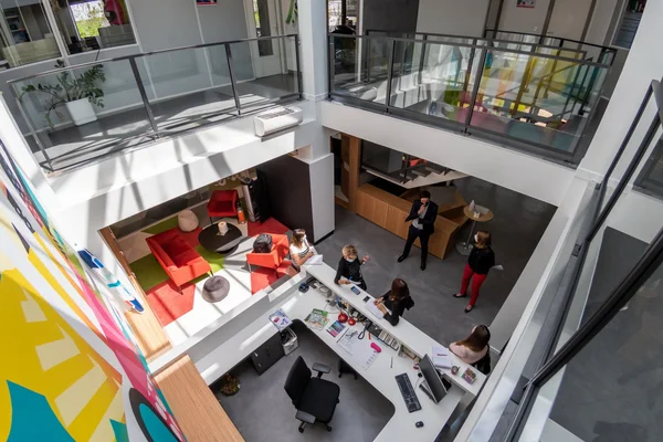 Haute-Savoie : immersion chez Maped, leader mondial de la gomme et du compas.