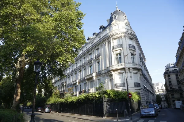 Façade de l'immeuble parisien de Jeffrey Epstein