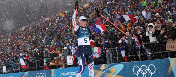 Océane Michelon triomphe avec le drapeau français lors des JO 2026