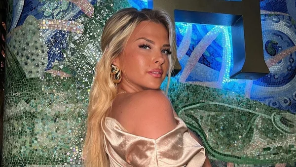 Kelly Vedovelli en couple : après avoir critiqué Cyril Hanouna elle présente son petit ami