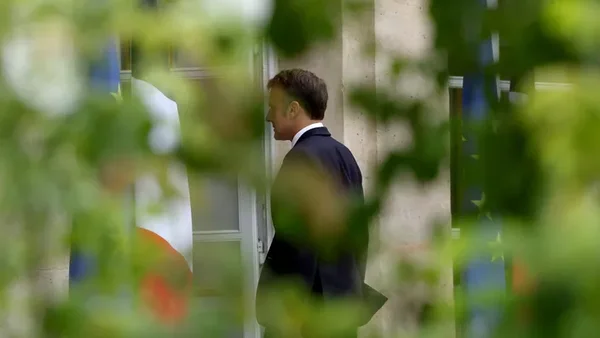 Emmanuel Macron en déplacement officiel.