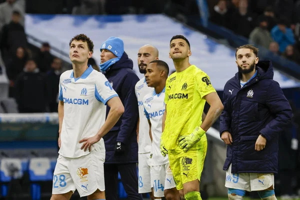 L'équipe de l'OM rassemblée sur le terrain en pleine crise en Ligue 1