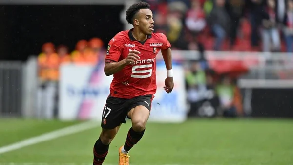 Guéla Doué quitte le Stade Rennais après 35 matches professionnels et s’engage avec Strasbourg.