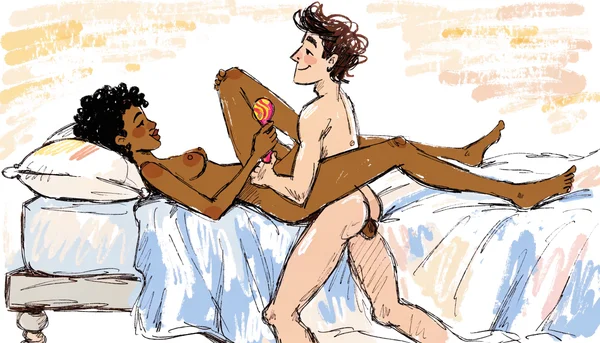 Femme allongée sur le dos au bord du lit, jambes écartées, un homme debout devant elle en train de la pénétrer, un vibromasseur tenu contre son clitoris par la femme