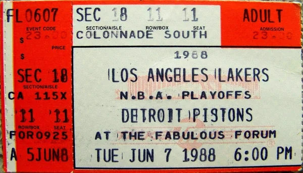 Billet de match NBA de 1988 entre les Pistons de Détroit et les Lakers de Los Angeles, vendu par Ticketmaster.