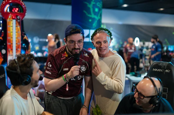 Samuel Etienne et le streamer Etoiles lors du ZEVENT 2025.