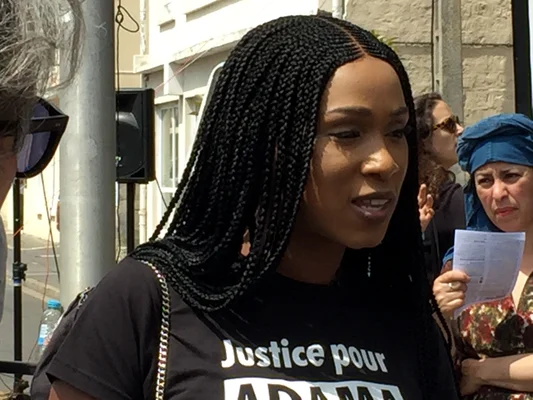 Assa Traoré au départ de la Marche pour Adama à Persan, le 21 juillet 2018.