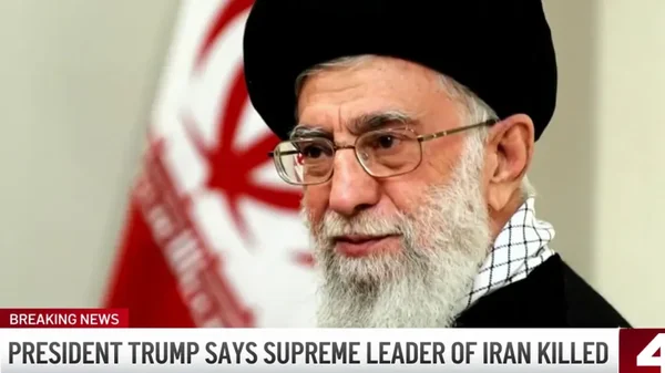 Une capture d'écran indiquant « PRESIDENT TRUMP SAYS SUPREME LEADER OF IRAN KILLED ».
