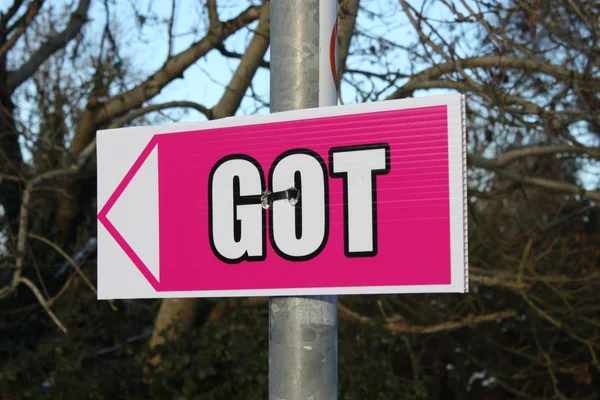 Un panneau de signalisation indiquant un lieu de tournage de Game of Thrones à Downpatrick, Irlande du Nord.