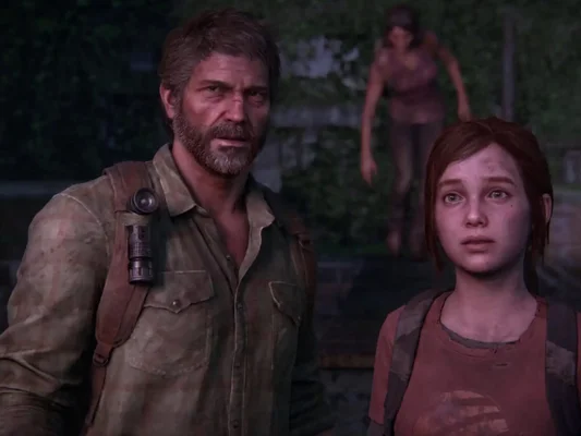 Deux personnages emblématiques de The Last of Us en exploration nocturne.