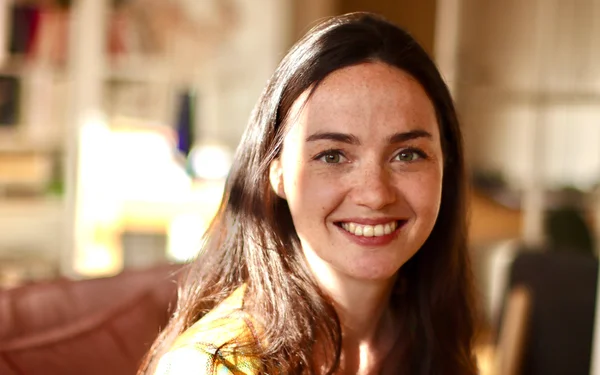 Portrait rapproché de Chloé Ridel.