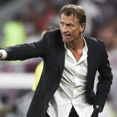 Hervé Renard exprimant sa détermination sur le terrain avec la sélection d'Arabie saoudite.
