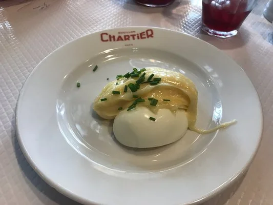 Le classique œuf mayonnaise du Bouillon Chartier Montparnasse.