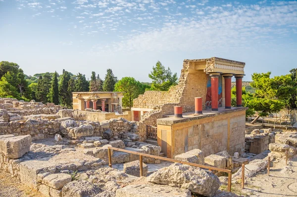 Les fondations et colonnes du Palais de Knossos en Crète.