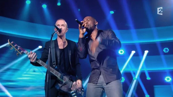 Calogero et Passi sur scène pour Face à la mer.