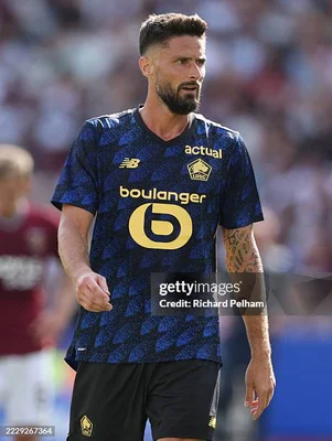 Olivier Giroud sous les couleurs du LOSC lors d'un entraînement ou match.