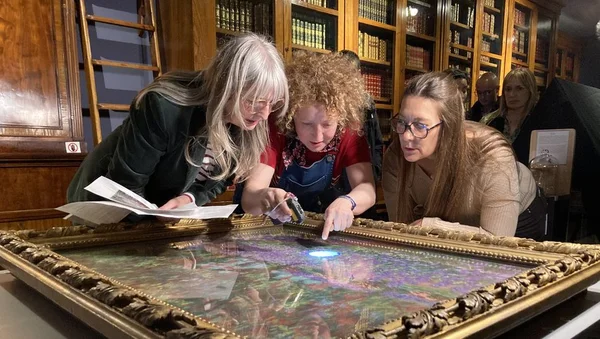 Expertise du tableau 'Le Jardin de l'artiste à Giverny' de Claude Monet arrivé à Lunel.