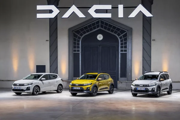 Gamme Dacia comprenant les nouveaux modèles Sandero, Sandero Stepway et Jogger.