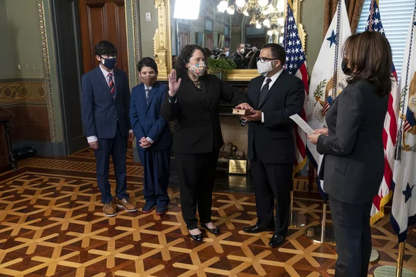 « Je n'en ai pas fini » : Kamala Harris ouvre la porte à une candidature à la prochaine présidentielle américaine