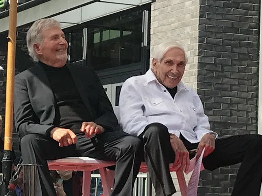 Sid et Marty Krofft recevant leur étoile sur le Hollywood Walk of Fame en 2020.