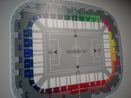 Plan du Stade Pierre-Mauroy de Villeneuve d'Ascq exposé au Fan Bar du Secteur Sud.