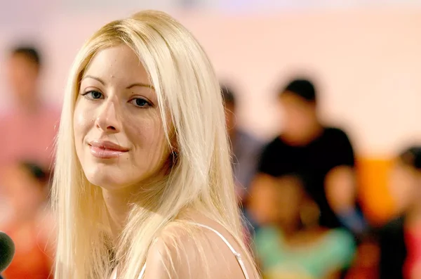 Obsèques de Loana : ces deux chansons symboliques qui seront jouées à l'église