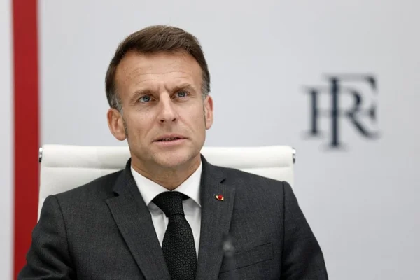 Le président Emmanuel Macron lors de sa visite à Gdansk pour renforcer la coopération avec la Pologne.