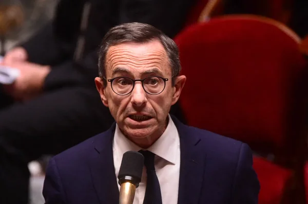 Bruno Retailleau s'exprimant sur le durcissement des conditions de régularisation des sans-papiers.