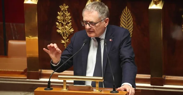 Christophe Boutin et Jérôme Besnard lors d'une discussion sur la primaire de la droite et du centre.