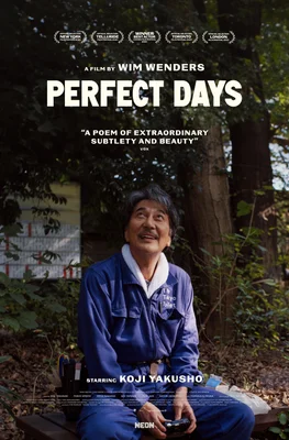 Affiche du film Perfect Days de Wim Wenders, mettant en scène un homme en combinaison bleue dans un cadre extérieur verdoyant.