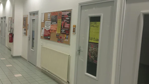 Les bureaux des syndicats SUD Etudiant et UNEF à l'Université Lille III en décembre 2014.