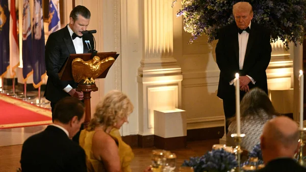 Donald Trump assistant à un discours lors d'un événement religieux conservateur.
