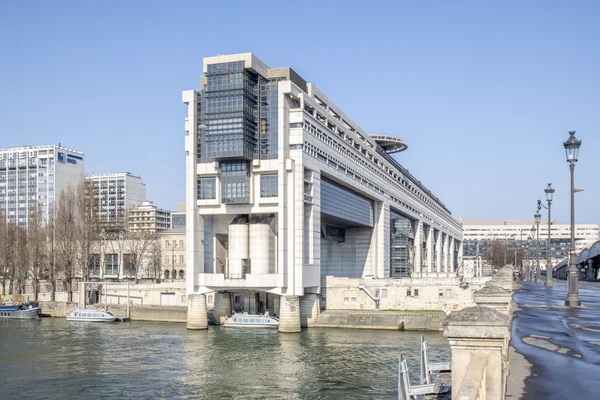 Immeuble du ministère de l'Économie, des Finances et de l'Industrie à Bercy.