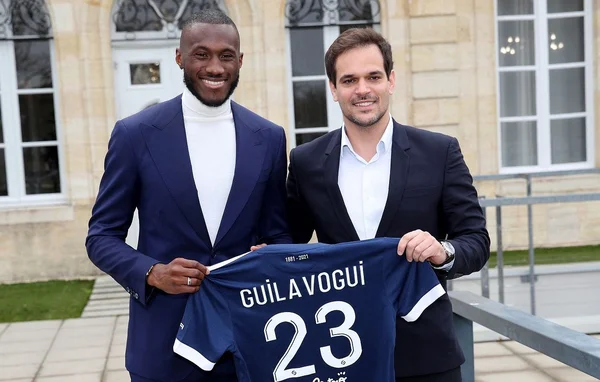 Présentation du maillot de Guilavogui lors du mercato hivernal des Girondins de Bordeaux.