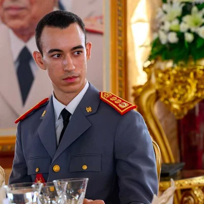 Le prince héritier Moulay El Hassan présidant le déjeuner d'anniversaire des Forces armées royales.
