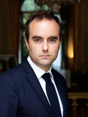 Portrait officiel de Sébastien Lecornu.