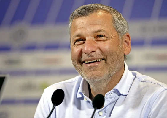 Bruno Genesio s'exprimant lors d'une interview.
