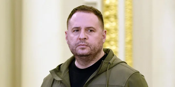 Andriy Yermak, chef de cabinet du président ukrainien, en tenue décontractée.
