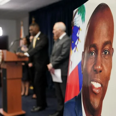 Portrait de Jovenel Moïse lors d'une conférence de presse sur l'assassinat.