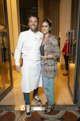Norbert Tarayre et Abi à l'inauguration de son restaurant à Paris.