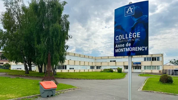 Le collège Anne de Montmorency, établissement fréquenté par Chloé.