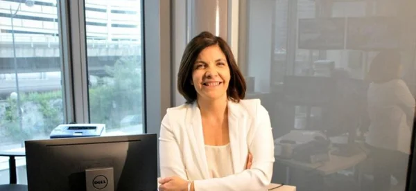 Céline Pigalle, future directrice de France Bleu, dans son bureau professionnel.