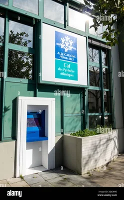 Façade de la Caf des Pyrénées-Atlantiques, un des organismes locaux de la Caisse d'allocations familiales.