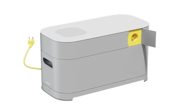 Batterie solaire plug & play Sunology Storey avec câble de connexion.