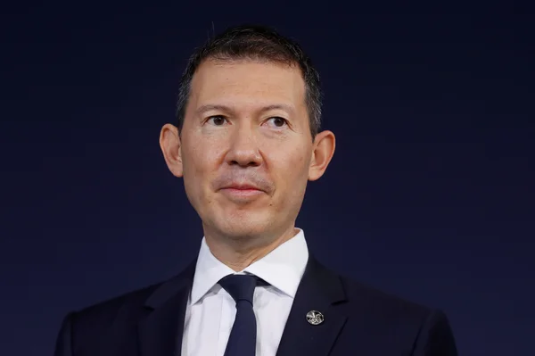Benjamin Smith, DG d'Air France-KLM, en portrait officiel.