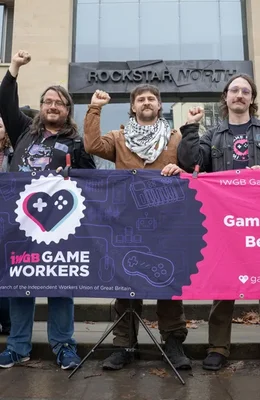 Membres du syndicat IWGB Game Workers devant le siège de Rockstar North à Édimbourg.