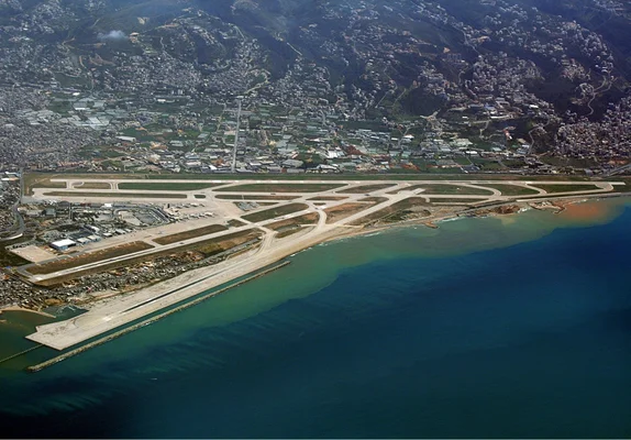 Vue aérienne de l'aéroport international de Beyrouth-Rafic Hariri.